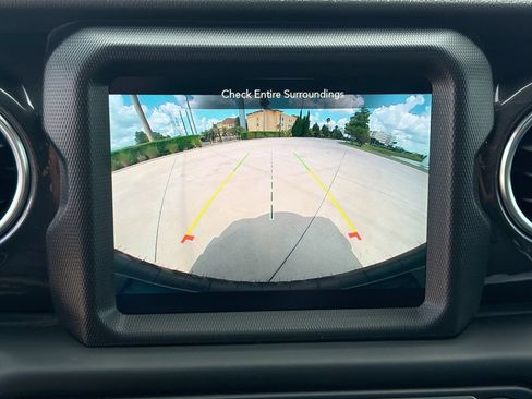 Used 2021 Jeep Wrangler Unlimited Sahara AWD/4WD image 24