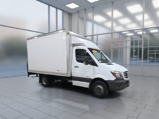 Used 2016 Freightliner Sprinter 3500 RWD image 2