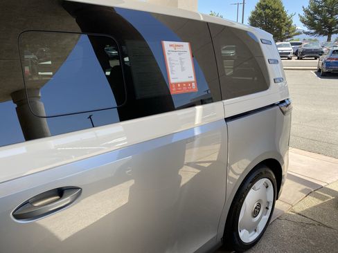 Certified 2025 Volkswagen ID. Buzz 1st Edition RWD image 62