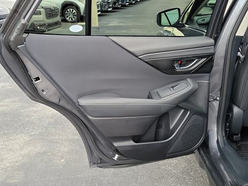 Used 2024 Subaru Outback Premium AWD/4WD image 13
