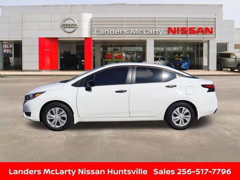 Used 2025 Nissan Versa S w/ Trunk Package image 8
