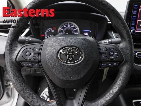 Used 2022 Toyota Corolla LE FWD image 10