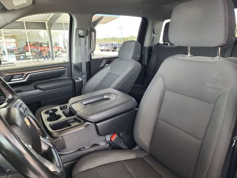 Used 2025 Chevrolet Silverado 2500 LT w/ Convenience Package AWD/4WD image 13