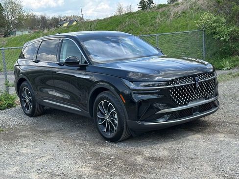 New 2026 Lincoln Nautilus Premier w/ Equipment Group 102A AWD/4WD image 31