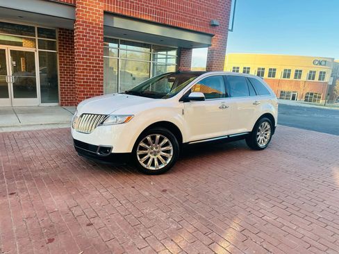 Used 2011 Lincoln MKX AWD w/ 101A Rapid Spec Order Code image 3