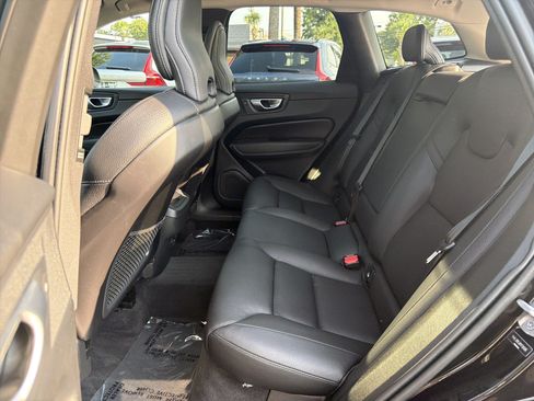 Certified 2024 Volvo XC60 B5 Plus w/ Protection Package Premier AWD/4WD image 32