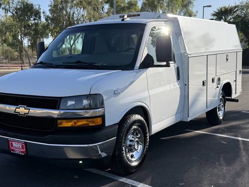 Used 2018 Chevrolet Express 3500 w/ Power Convenience Package RWD image 1