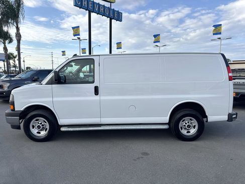 Used 2024 GMC Savana 2500 w/ Driver Convenience Package image 8