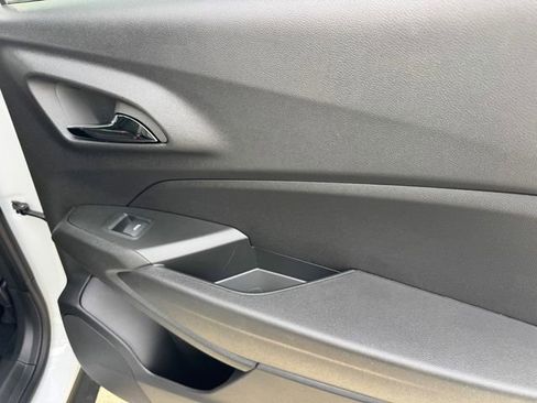 New 2026 Chevrolet Trax RS w/ Sunroof Package image 10