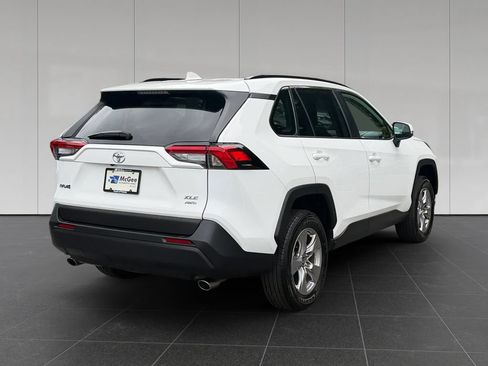 Used 2025 Toyota RAV4 XLE AWD/4WD image 5