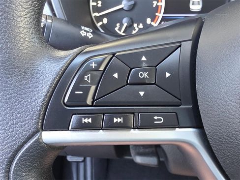 Used 2024 Nissan Altima 2.5 SV image 19