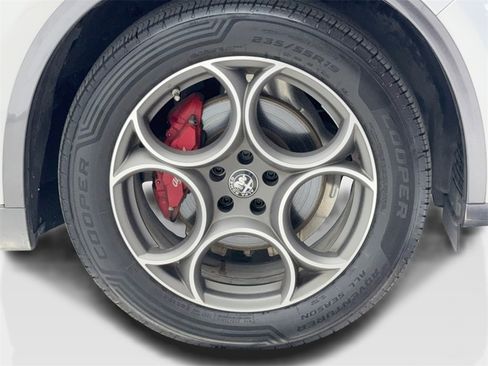 Used 2022 Alfa Romeo Stelvio Ti image 42