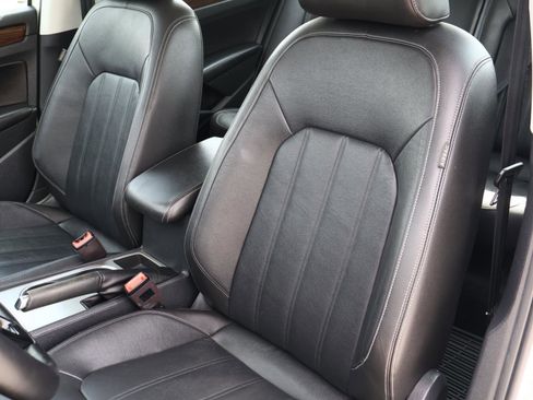 Used 2020 Volkswagen Passat 2.0T SEL image 14