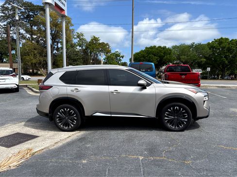 Used 2024 Nissan Rogue Platinum w/ Platinum Premium Package image 27