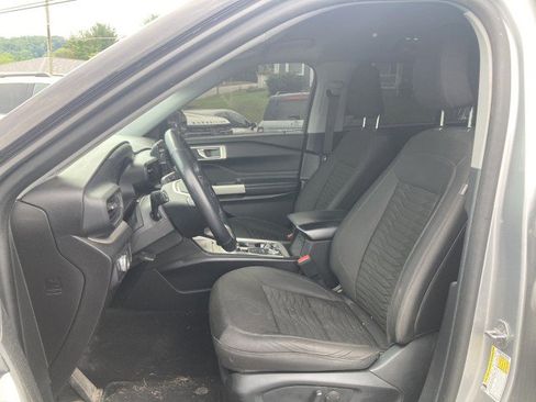 Used 2021 Ford Explorer XLT AWD/4WD image 8