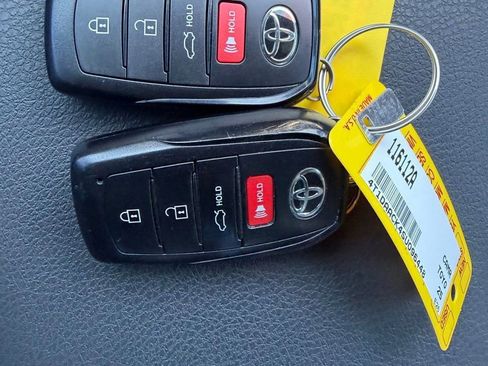 Used 2025 Toyota Camry SE w/ Convenience Package FWD image 13