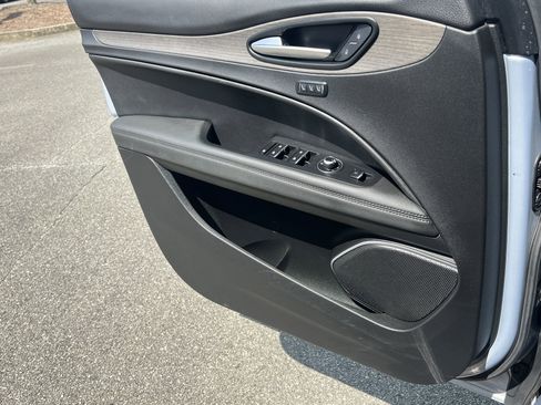 Used 2023 Alfa Romeo Stelvio Ti image 17