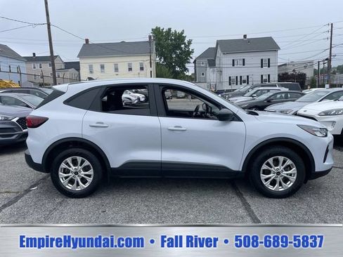 Used 2025 Ford Escape Active AWD/4WD image 3