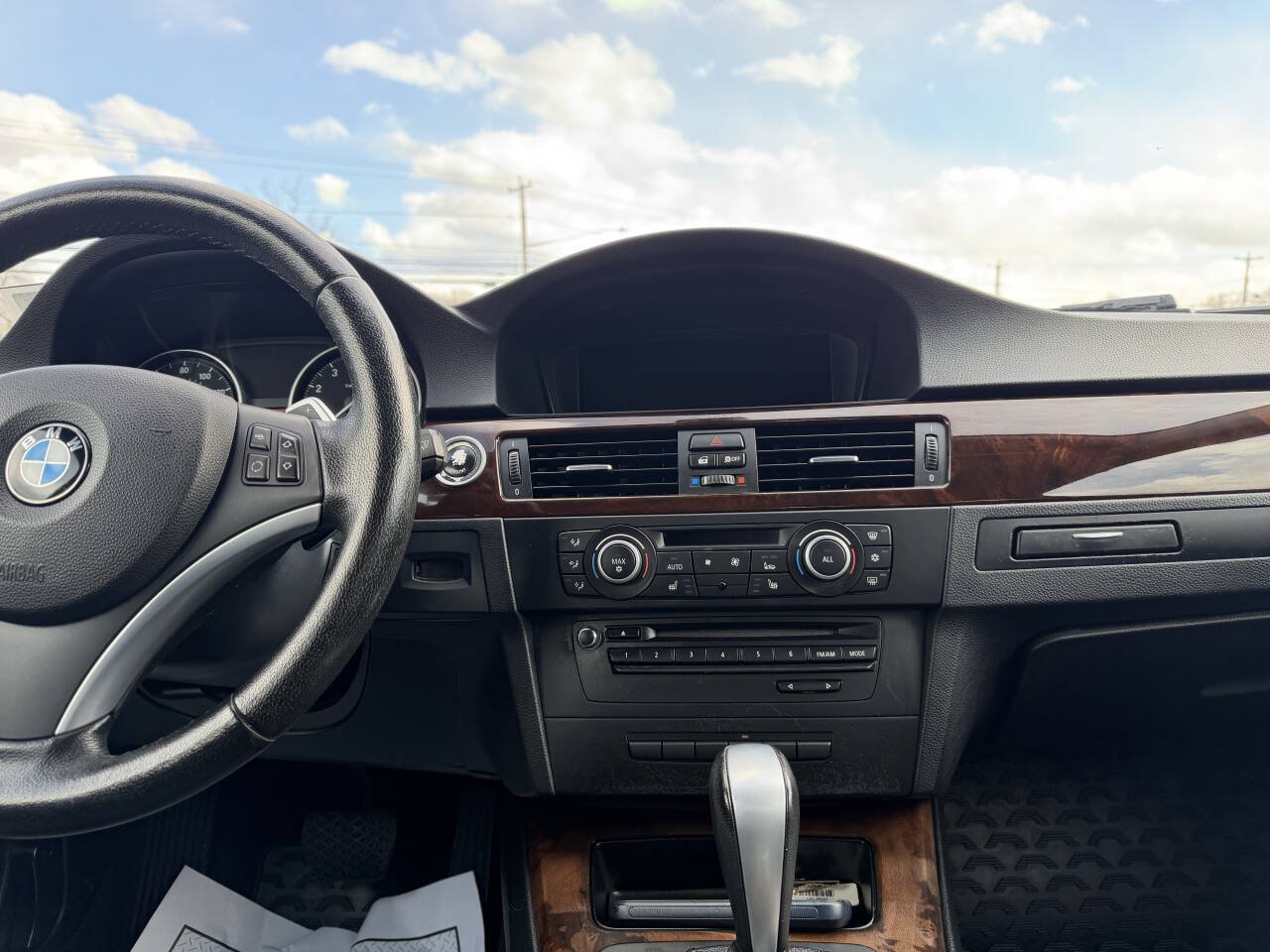 Used 2011 BMW 335i xDrive Sedan AWD/4WD image 15