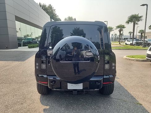 New 2026 Land Rover Defender 110 X-Dynamic SE AWD/4WD image 6