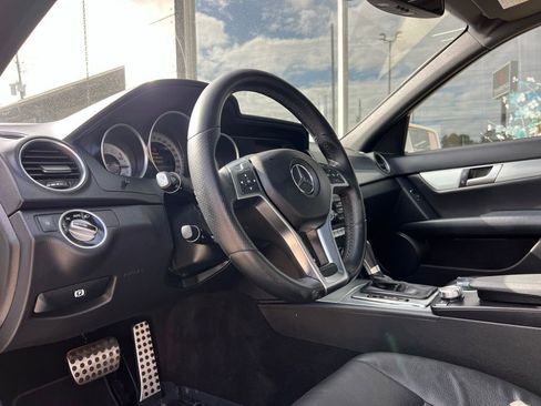 Used 2014 Mercedes-Benz C 250 Sedan image 2