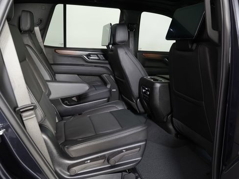 Used 2026 GMC Yukon Denali w/ Denali Reserve Package AWD/4WD image 11