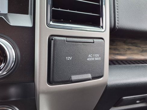 Used 2019 Ford F150 Lariat w/ Equipment Group 502A Luxury AWD/4WD image 14