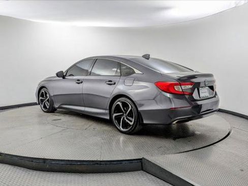 Used 2018 Honda Accord Sport image 6