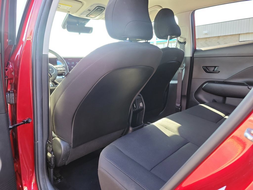 Used 2025 Hyundai Kona SEL FWD image 16