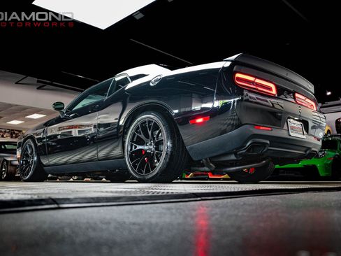 Used 2016 Dodge Challenger SRT Hellcat RWD image 59