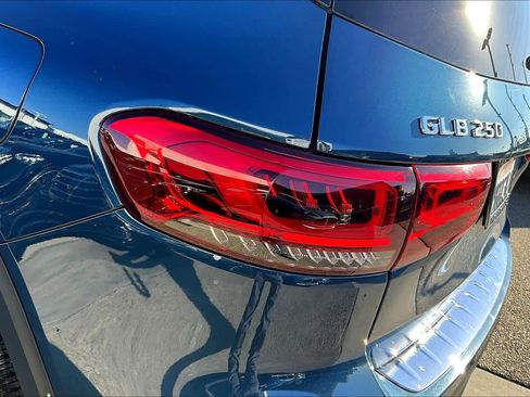 Used 2023 Mercedes-Benz GLB 250 image 28