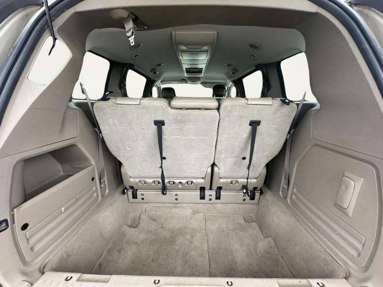 Used 2014 Chrysler Town & Country Touring FWD image 25