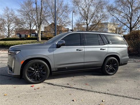 Certified 2022 Cadillac Escalade Sport Platinum w/ Heavy-Duty Trailer Package image 2