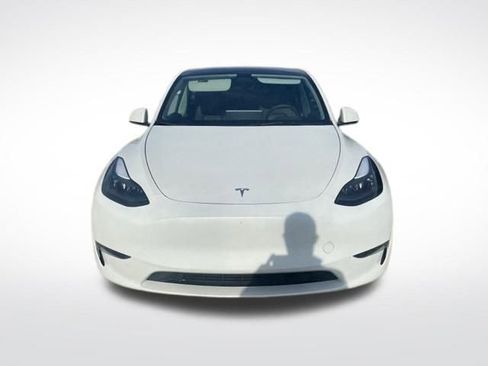 Used 2023 Tesla Model Y Performance image 2