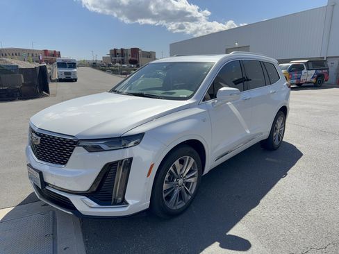 Used 2022 Cadillac XT6 Premium Luxury w/ Technology Package FWD image 34