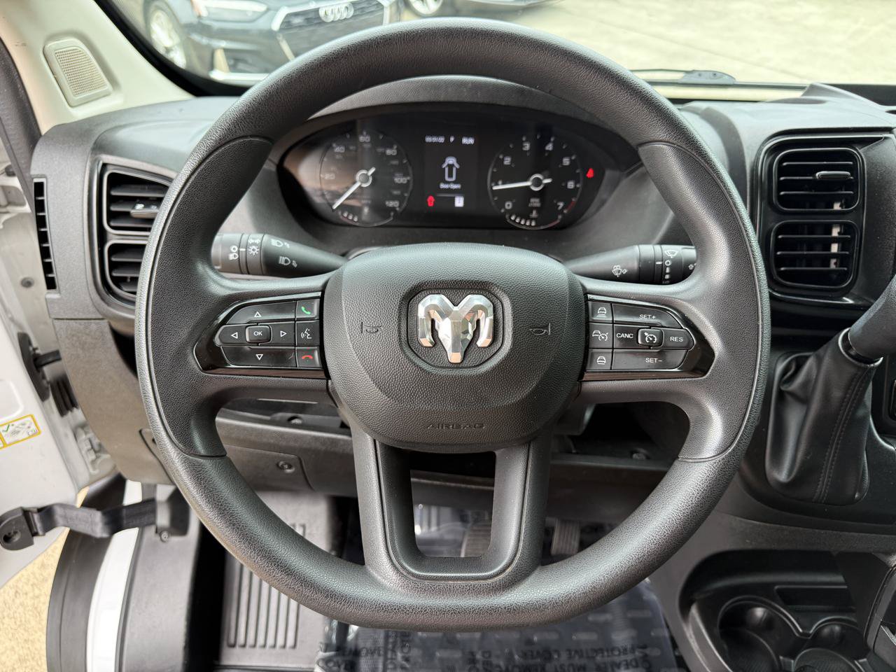 Used 2024 RAM ProMaster 2500 w/ Convenience Group FWD image 16