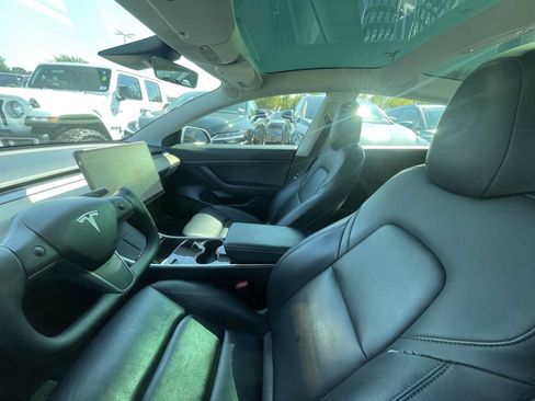 Used 2020 Tesla Model 3 Standard Range Plus RWD image 9
