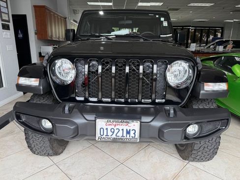 Used 2021 Jeep Gladiator Sport AWD/4WD image 2