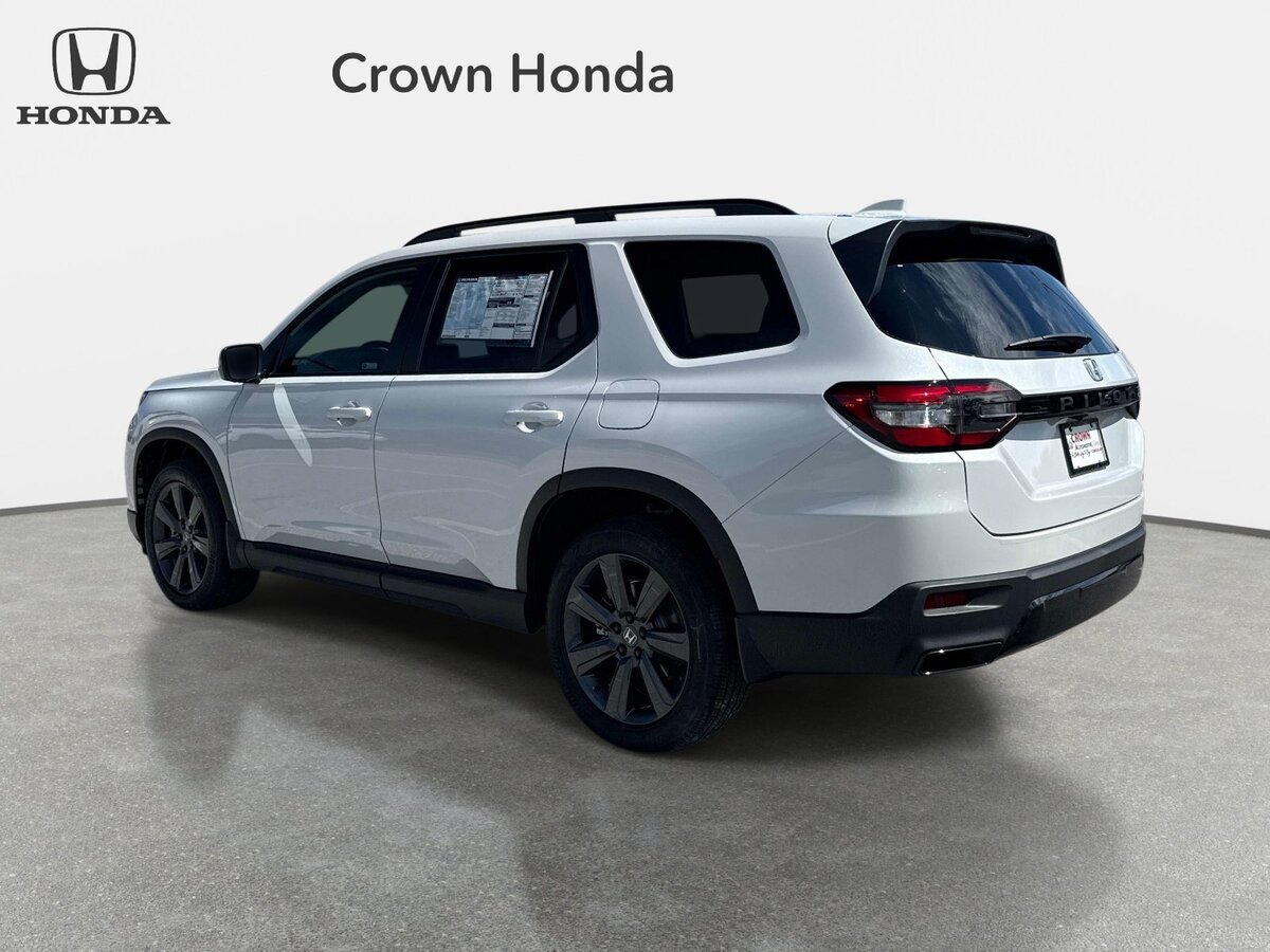 New 2026 Honda Pilot Sport image 7