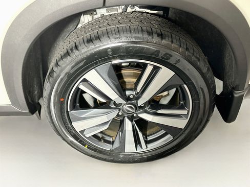 Used 2023 Nissan Rogue SL w/ SL Premium Package FWD image 11