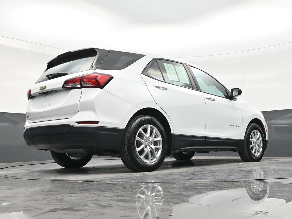 Used 2022 Chevrolet Equinox LS FWD image 24