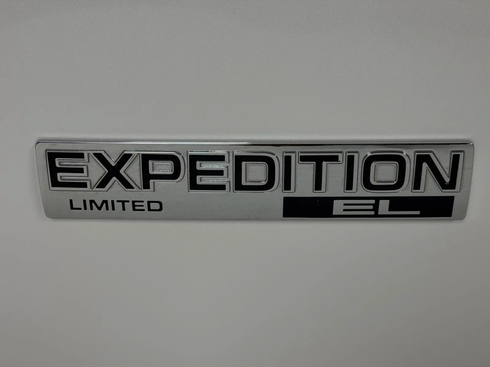 Used 2012 Ford Expedition EL Limited RWD image 9