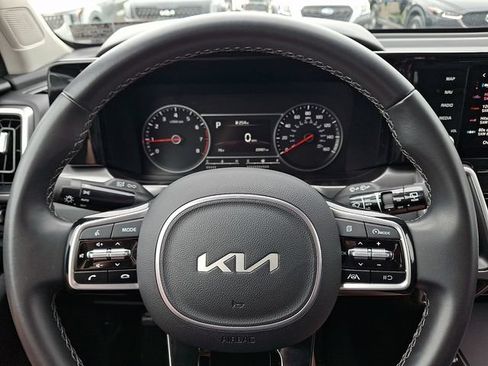 Used 2023 Kia Sorento S FWD image 19