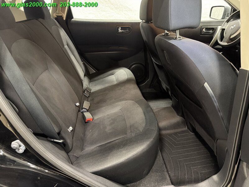 Used 2014 Nissan Rogue S AWD/4WD image 10