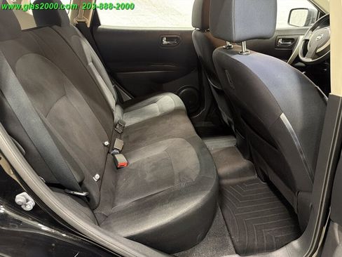 Used 2014 Nissan Rogue S AWD/4WD image 10