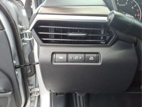 Used 2023 Nissan Altima 2.5 SV FWD image 14