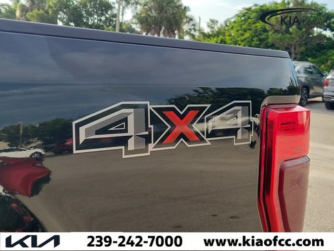 Used 2022 Ford F350 Lariat AWD/4WD image 6