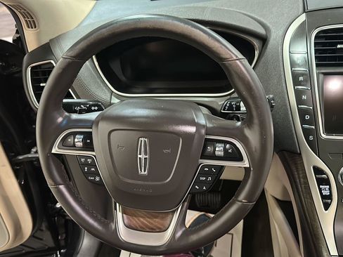 Used 2020 Lincoln Nautilus Reserve w/ Equipment Group 202A AWD/4WD image 18