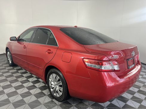 Used 2010 Toyota Camry LE FWD image 6