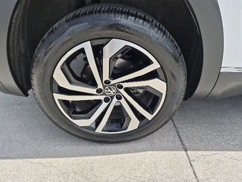 Used 2023 Volkswagen Atlas SEL AWD/4WD image 7